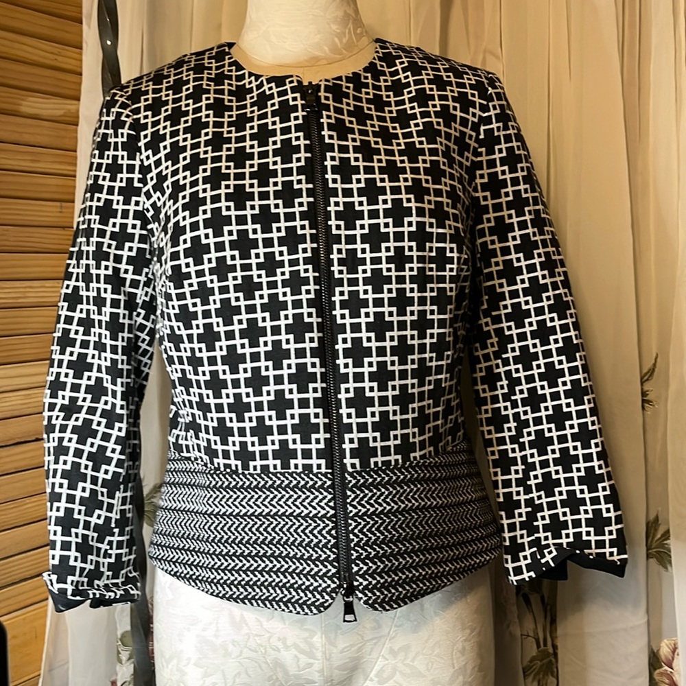 BLACK Saks 5th Avenue geometric 2-way zipper jacket size 6